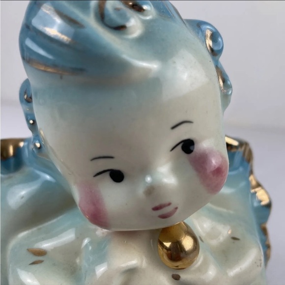 Vintage Hull Pottery Blue
Baby Boy Planter #92 USA Gold tri - Picture 3 of 4